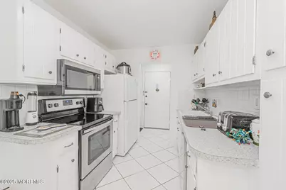 75 Overlook Way #K, Manalapan Township, NJ 07726 - Photo 8
