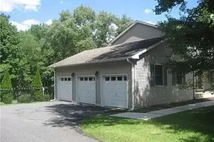 124 Taylors Mills Rd, Manalapan Township, NJ 07726 - Photo 2