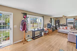 27 Runyon Ave, Freehold, NJ 07728 - Photo 4