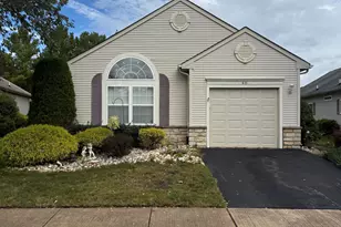 48 Saxony Cir, Manchester Township, NJ 08759 - Photo 2