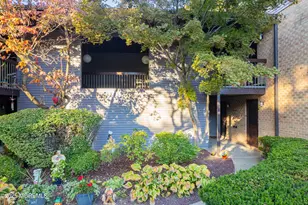 205 Covered Bridge Blvd, Manalapan Township, NJ 07726 - Photo 4