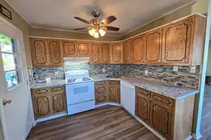 871 S Concourse Road S, Aberdeen Township, NJ 07735 - Photo 2