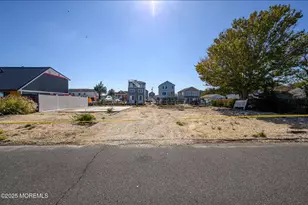 212 Rosewood Dr, Berkeley, NJ 08721 - Photo 1