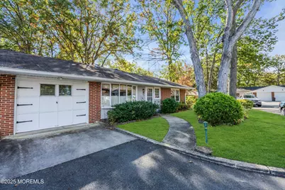 586A Lake Point Drive, Lakewood, NJ 08701 - Photo 4