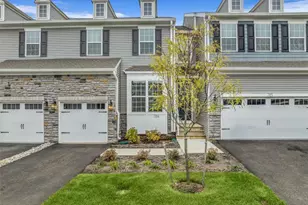 314 Auburn Ter, Manalapan Township, NJ 07726 - Photo 2