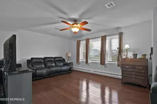 176 Rossmoor Dr, Monroe Township, NJ 08831 - Photo 6