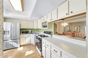 106 Wilshire Ct, Old Bridge Township, NJ 08857 - Photo 8
