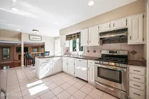 62 Steeplechase Dr, Marlboro Township, NJ 07746 - Photo 8