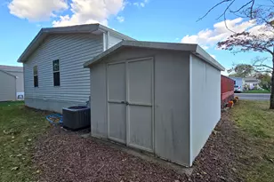 98 Woody Rd, Freehold, NJ 07728 - Photo 32