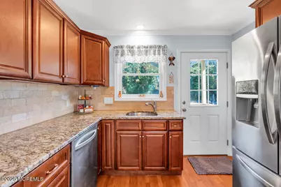 35 Willow Street, Port Monmouth, NJ 07758 - Photo 14