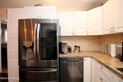 65 Manalapan Avenue, Freehold, NJ 07728 - Photo 18