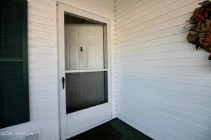 75 Robin Pl, Freehold, NJ 07728 - Photo 8