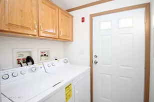 75 Robin Pl, Freehold, NJ 07728 - Photo 24