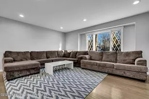 17 Roslyn Dr, Oakhurst, NJ 07755 - Photo 10