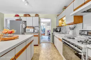 390 Conover Pl, Red Bank, NJ 07701 - Photo 16