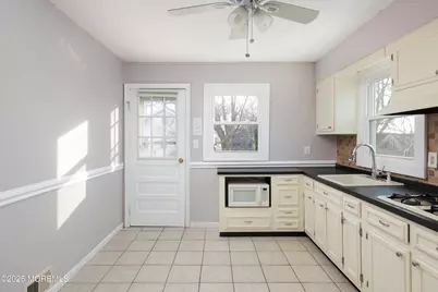 22 Commodore Avenue #B - Upper Unit, Keansburg, NJ 07734 - Photo 4