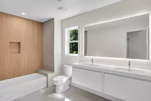 21 Pension Hill Rd, Manalapan Township, NJ 07726 - Photo 18