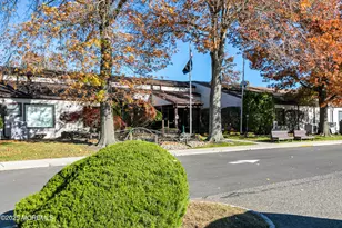 26 Meadow Green Cir, Manalapan Township, NJ 07726 - Photo 20