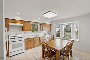 7 Bishop Ct, Marlboro Township, NJ 07746 - Photo 6