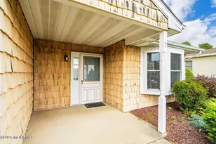 7 Bishop Ct, Marlboro Township, NJ 07746 - Photo 2