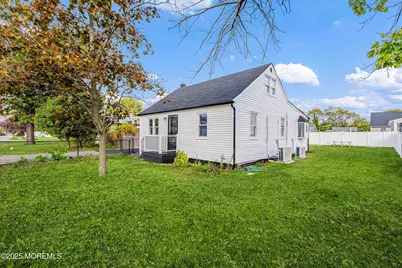 116 Hudson Avenue, Hazlet Township, NJ 07734 - Photo 44