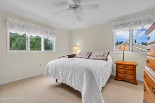 21 Thoreau Dr, Manalapan Township, NJ 07726 - Photo 22