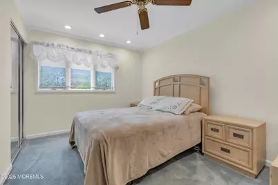 21 Thoreau Drive, Manalapan Township, NJ 07726 - Photo 20