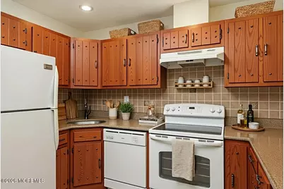 109 Lexington Court, Red Bank, NJ 07701 - Photo 18