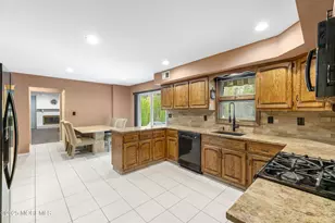 16 Timber Ln, Manalapan Township, NJ 07726 - Photo 12