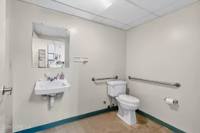635 Palmer Avenue, Hazlet Township, NJ 07734 - Photo 12