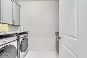 106 Grandview Cir, Farmingdale, NJ 07727 - Photo 56