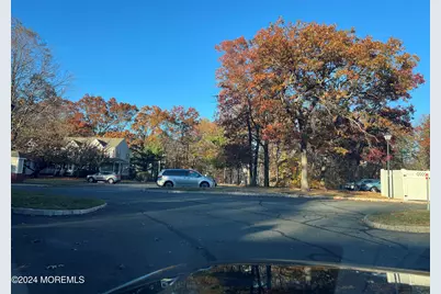 79 Lexington Court, Holmdel, NJ 07733 - Photo 18