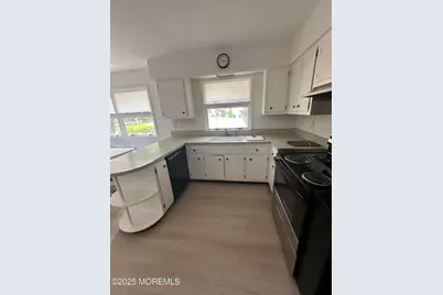 172 Larchwood Avenue, Oakhurst, NJ 07755 - Photo 12