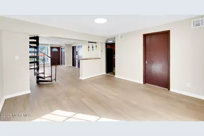 32 Lakewood Avenue, Keansburg, NJ 07734 - Photo 4