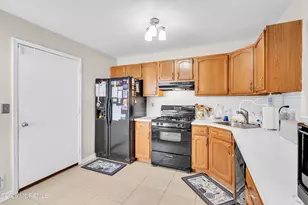 565 Woodbine Ln, Lakewood, NJ 08701 - Photo 16