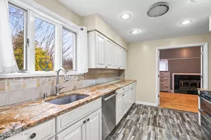 128 Beechwood Ave, West Long Branch, NJ 07764 - Photo 10