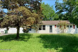 10 Oakwood Drive, Howell Township, NJ 07731 - Photo 2