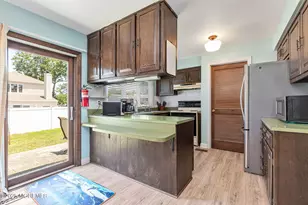 998 Bell St, Toms River Township, NJ 08753 - Photo 8