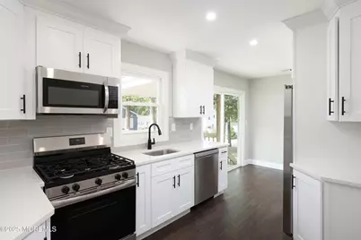 400 Surf Avenue, Beachwood, NJ 08722 - Photo 6