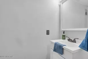 613 Haifa Ct, Toms River Township, NJ 08753 - Photo 4