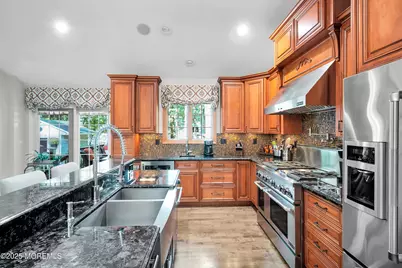 24 Princeton Street, Red Bank, NJ 07701 - Photo 2