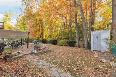 672 Hopping Road, Belford, NJ 07718 - Photo 10