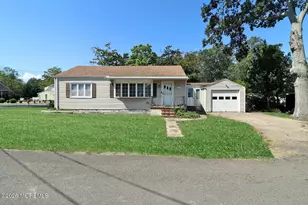 17 Pennsylvania Ave, Waretown, NJ 08758 - Photo 2