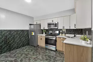 327 Bond St, Elizabeth Port, NJ 07206 - Photo 12