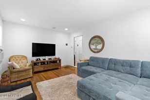 19 Weamaconk Dr, Englishtown, NJ 07726 - Photo 4