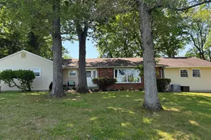 193 Burlington Path Rd, Cream Ridge, NJ 08514 - Photo 1