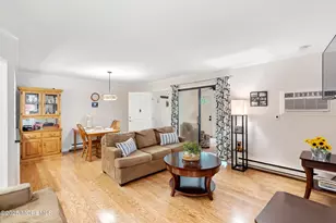 19 Manchester Ct, Red Bank, NJ 07701 - Photo 6