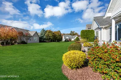 4 Exeter Drive, Freehold, NJ 07728 - Photo 12