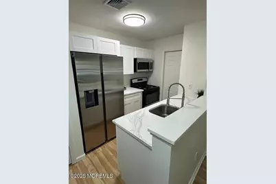 28 Delavan Court, New Brunswick, NJ 08901 - Photo 4