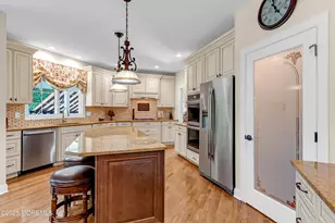 11 Brian Ct, Farmingdale, NJ 07727 - Photo 10